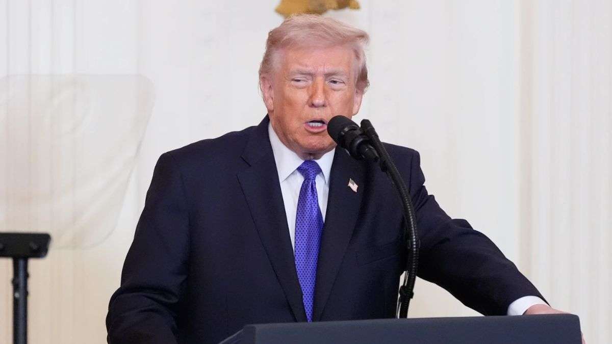 डोनाल्ड ट्रंप ने होली पर दी खास शुभकामनाएं, ईरान से जंग के बीच दुनिया को दिया ये संदेश