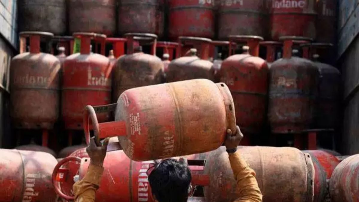 घबराएं नहीं! घर बैठे आसानी से बुक कर सकते हैं घरेलू LPG सिलेंडर, जानें 5 अलग-अलग तरीके