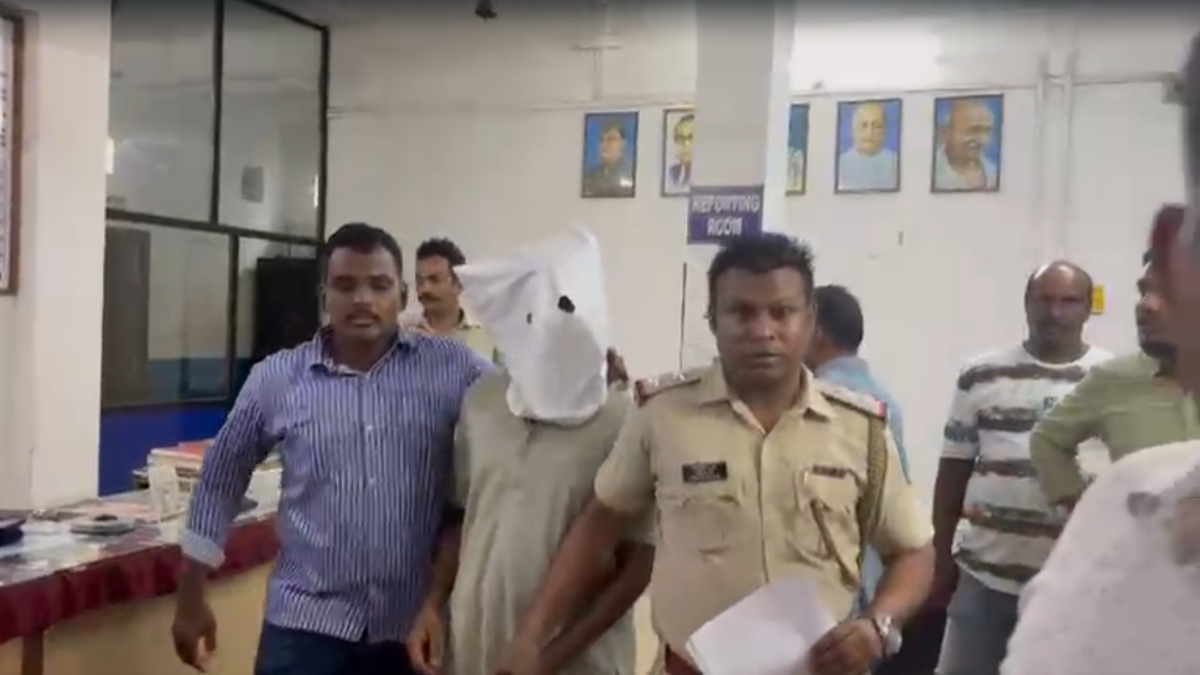 3 साल से नाबालिग लड़कियों का यौन शोषण कर रहा था पार्षद का बेटा, शराब के नशे में दिखाए वीडियो