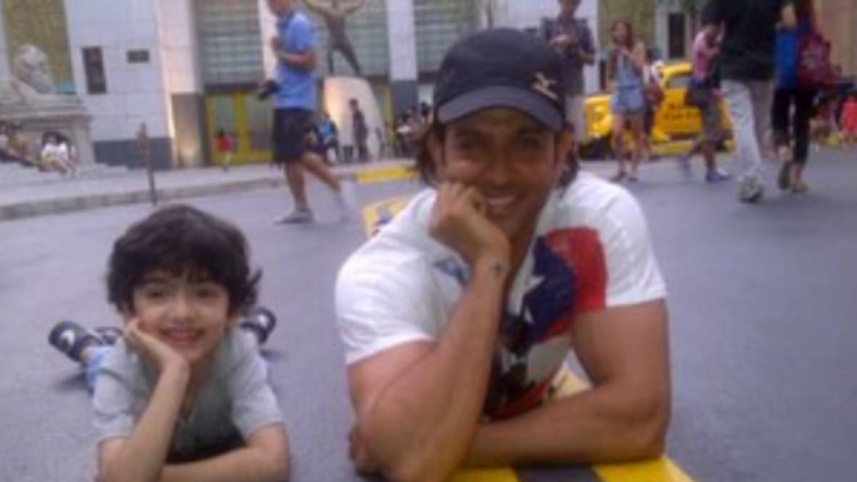 बेटे के जन्मदिन पर ऋतिक रोशन ने शेयर किया भावुक नोट, बचपन की तस्वीर पोस्ट कर लुटाया प्यार