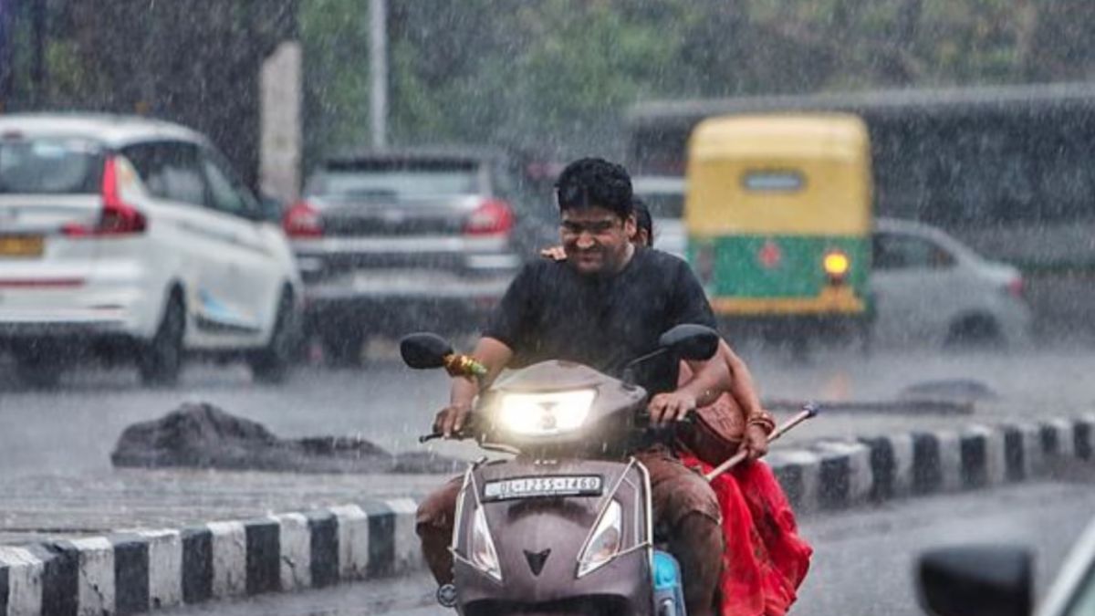 दिल्ली, यूपी और बिहार समेत पूरे उत्तर भारत में कब तक रहेगा बारिश वाला मौसम? पढ़ें वेदर रिपोर्ट