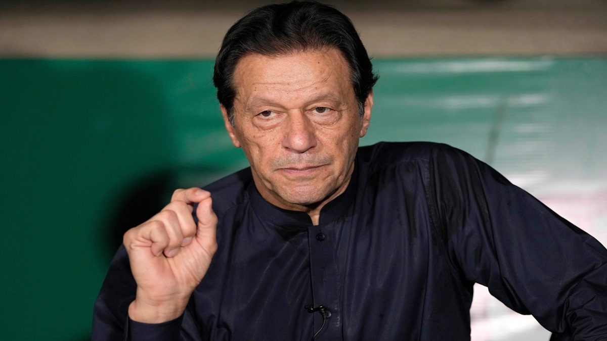 जेल में बंद इमरान खान की हुई एक और सर्जरी, किस बीमारी से जूझ रहे पाकिस्तान के पूर्व PM?