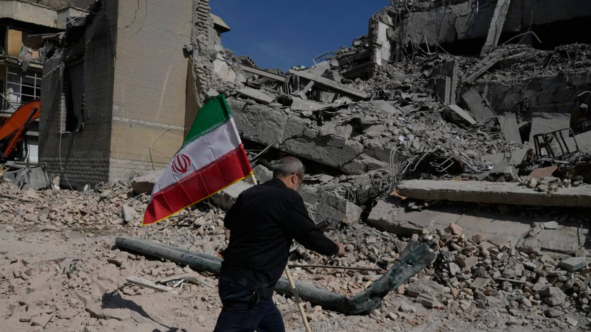 Israel Iran War Update LIVE: ईरान के करज शहर में इजरायल और अमेरिका का बड़ा हमला, भारी तबाही