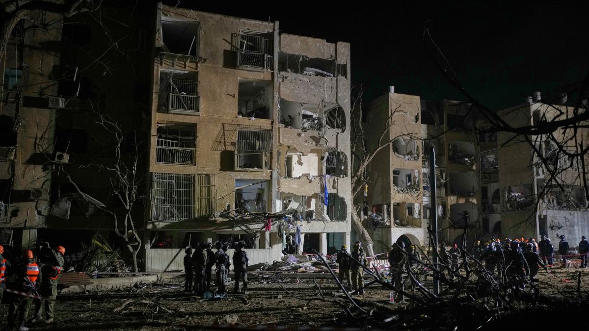 ईरानी अफसर का खुलासा, Israel और US के हमलों का जवाब देने के तरीके पर खामेनेई की मौत से पहले ही हो चुकी थी प्लानिंग