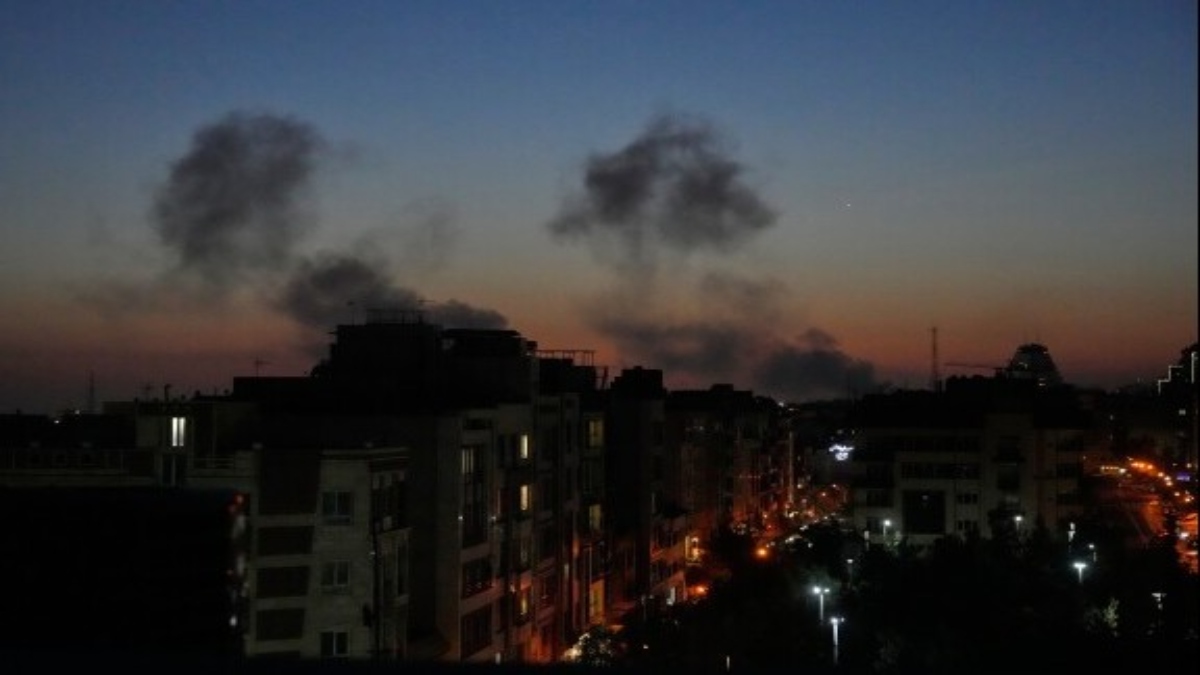 UAE और कतर ने जारी किया अलर्ट, ट्रंप ने दी है धमकी, ईरान ने दे दी चेतावनी, मिडिल ईस्ट में मचने वाली है तबाही?