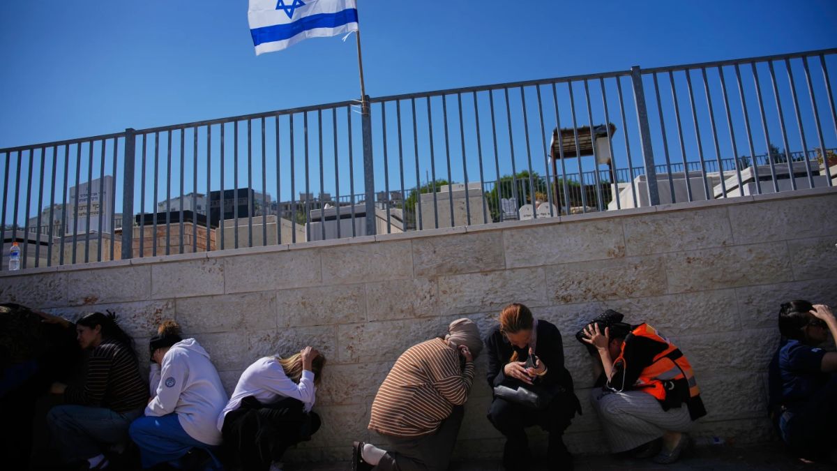 ईरान ने इजरायल पर दागीं ताबड़तोड़ मिसाइलें, मिडिल-ईस्ट में छठे दिन भी जारी है जंग