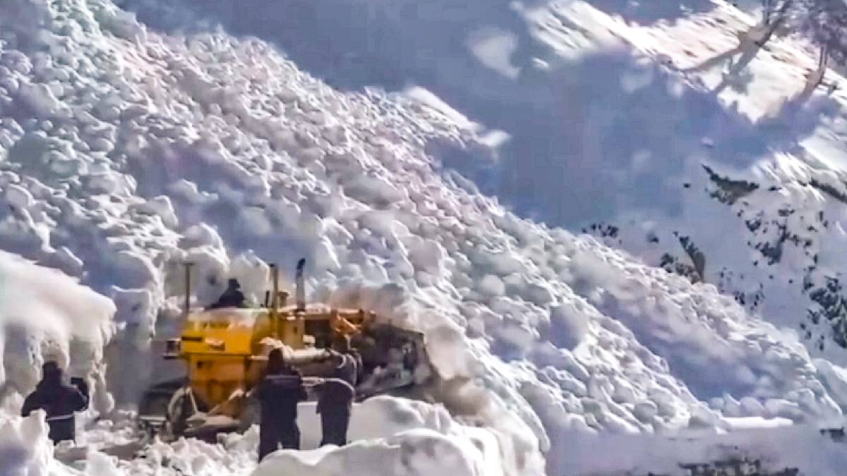 जम्मू-कश्मीर के बांदीपुरा और गांदरबल में एवलांच की चेतावनी, जानें अगले 48 घंटे कैसा रहेगा मौसम