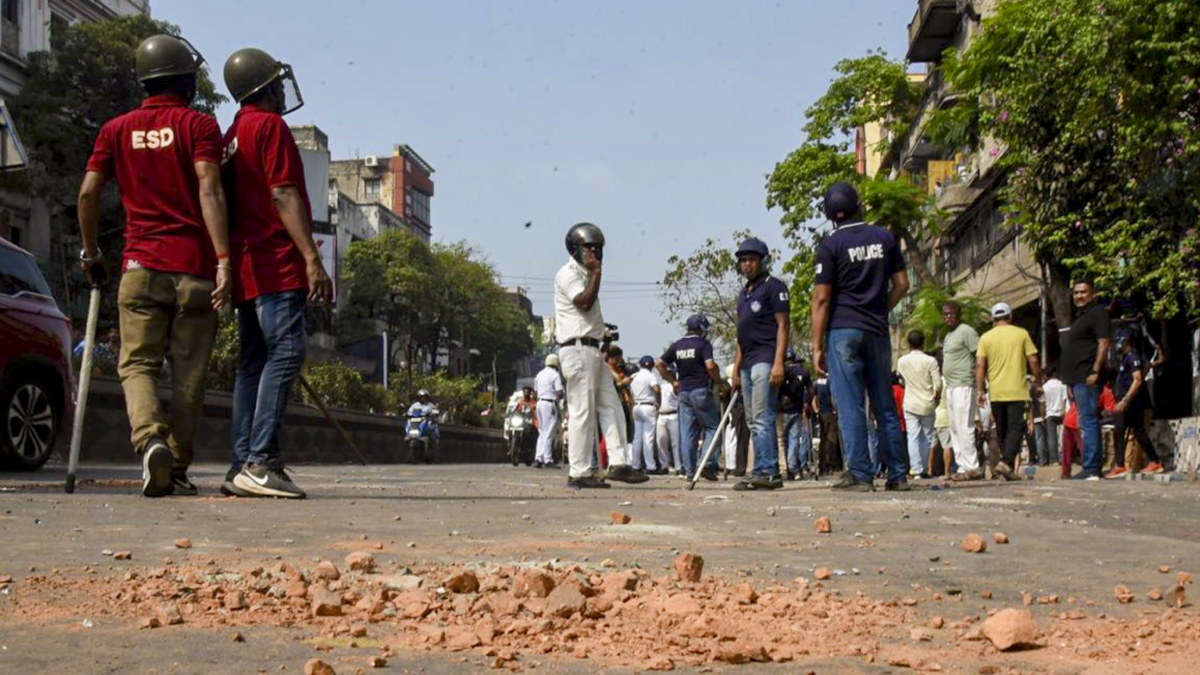 BJP और TMC कार्यकर्ताओं के बीच झड़प में 8 पुलिसकर्मी घायल, पुलिस ने खुद दर्ज किया मामला, 4 आरोपी गिरफ्तार