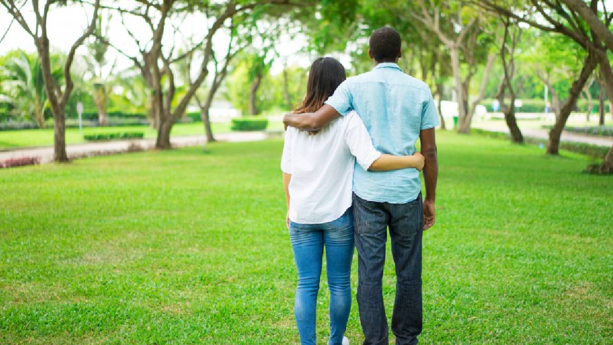 'शादीशुदा पुरुष का लिव-इन रिलेशनशिप में रहना कोई अपराध नहीं', इलाहाबाद हाई कोर्ट का बड़ा फैसला