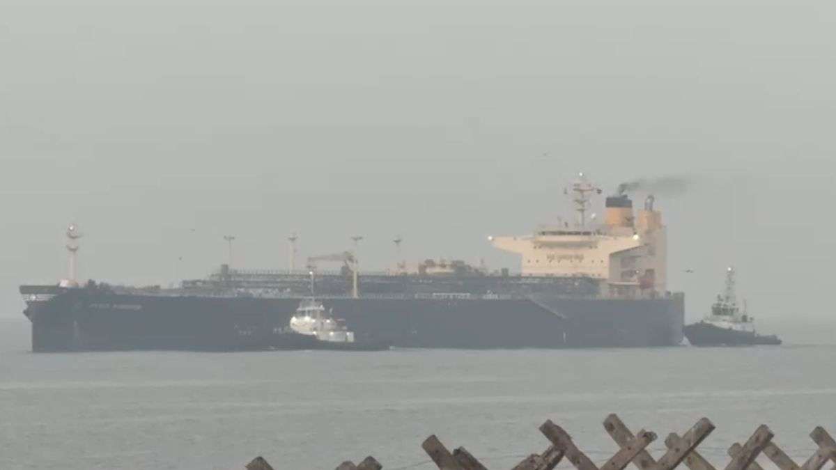 मध्य-पूर्व में जारी जंग के बीच खुशखबरी! LPG लेकर भारत के पोर्ट पर पहुंचा जहाज