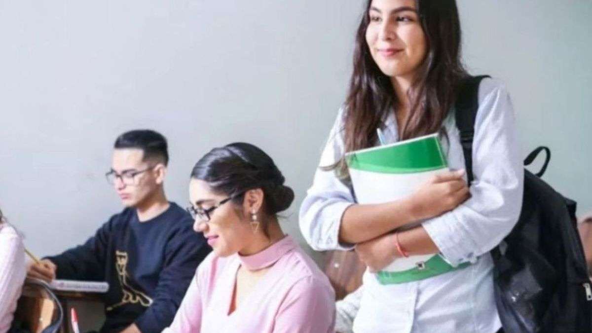 महाराष्ट्र में फीस के आधार पर छात्राओं को दाखिला देने से कॉलेज ने किया मना, तो होगी कार्रवाई