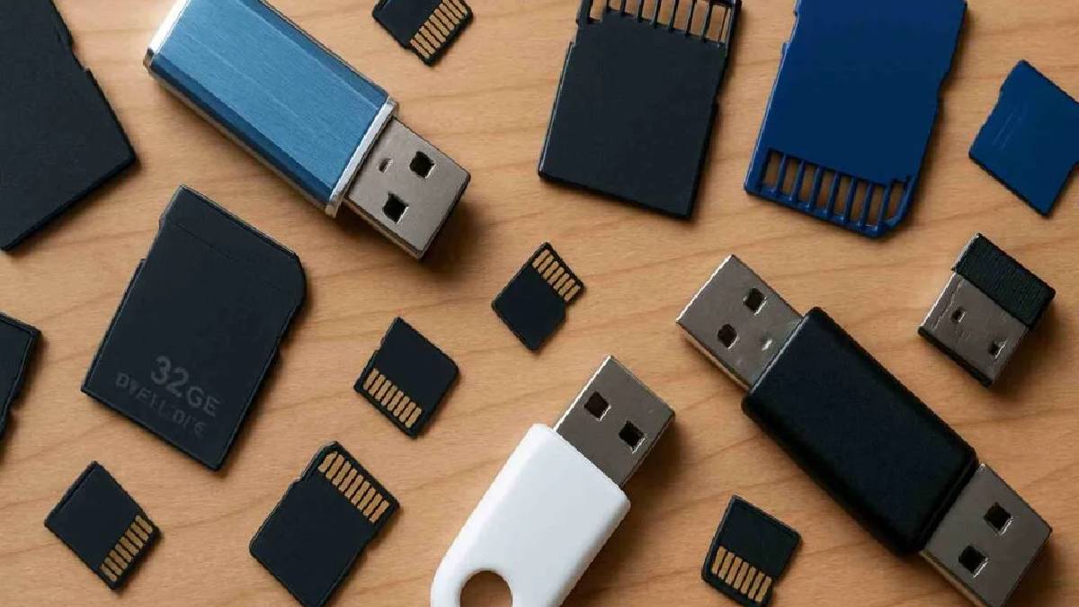 स्मार्टफोन के बाद अब Pen Drive, मेमोरी कार्ड की भी बढ़ी कीमतें, क्या AI है वजह? जानें