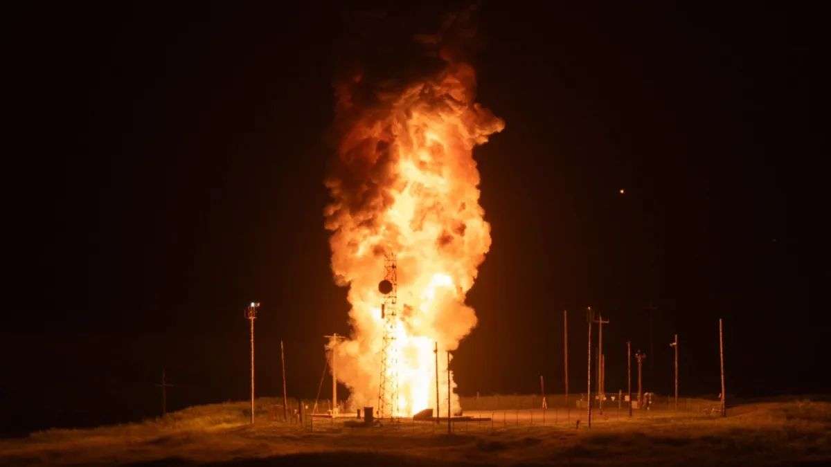 ईरान से जंग के बीच अमेरिका ने की मिसाइल की टेस्टिंग, जानें कितनी है मिनटमैन III की मारक क्षमता