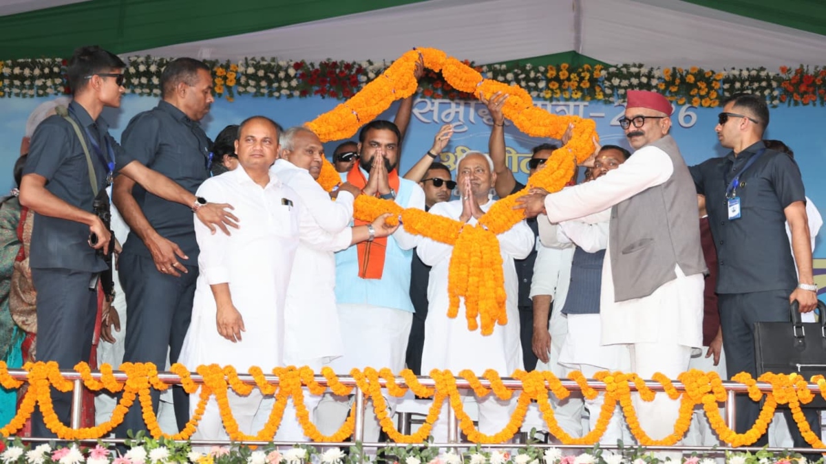 सम्राट चौधरी के कंधे पर हाथ रख नीतीश ने फाइनल कर दिया बिहार के अगले CM का नाम? क्या कहती हैं तस्वीरें