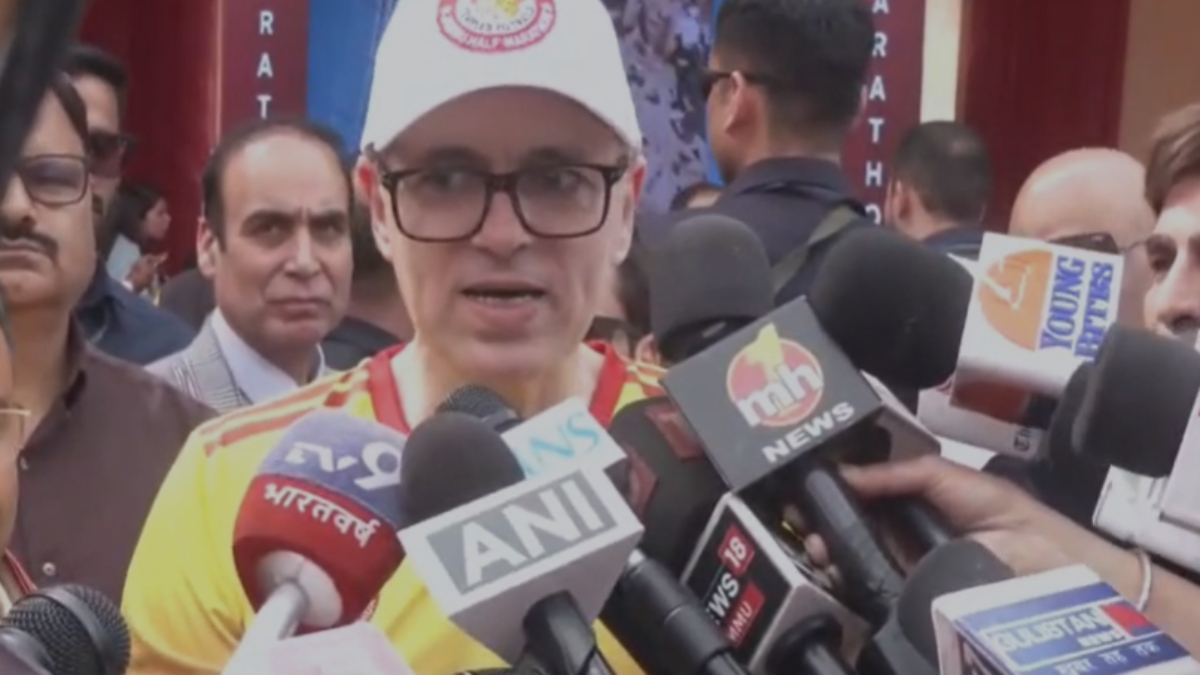 'आप ऐसा करेंगे तो कुछ दिनों के लिए पेट्रोल पंप बंद करवा दूंगा', जम्मू कश्मीर के सीएम क्यों हुए नाराज