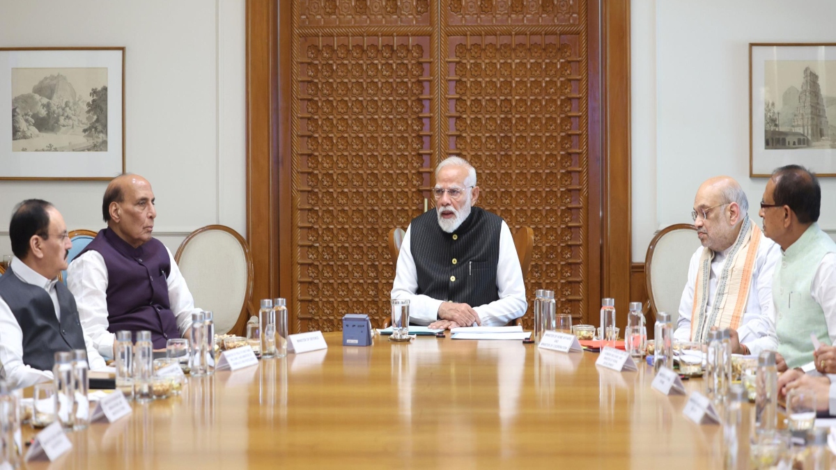 PM मोदी की वरिष्ठ मंत्रियों के साथ हाई लेवल मीटिंग शुरू, पश्चिम एशिया के बदलते हालात पर हो रही चर्चा