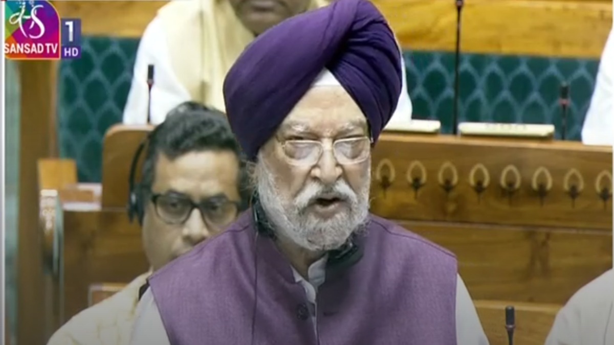 '5 दिनों में 28% बढ़ा एलपीजी का उत्पादन, पेट्रोल-डीजल की भी किल्लत नहीं'; LPG संकट पर लोकसभा में बोले हरदीप पुरी