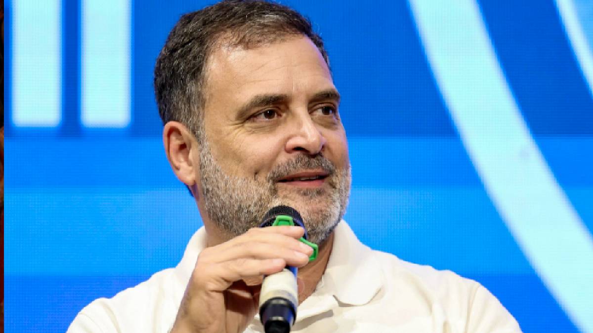 केरल चुनाव: राहुल गांधी ने 5 गारंटी का किया ऐलान, फ्री बस यात्रा, छात्राओं को 1000 रुपये हर महीना देने का वादा