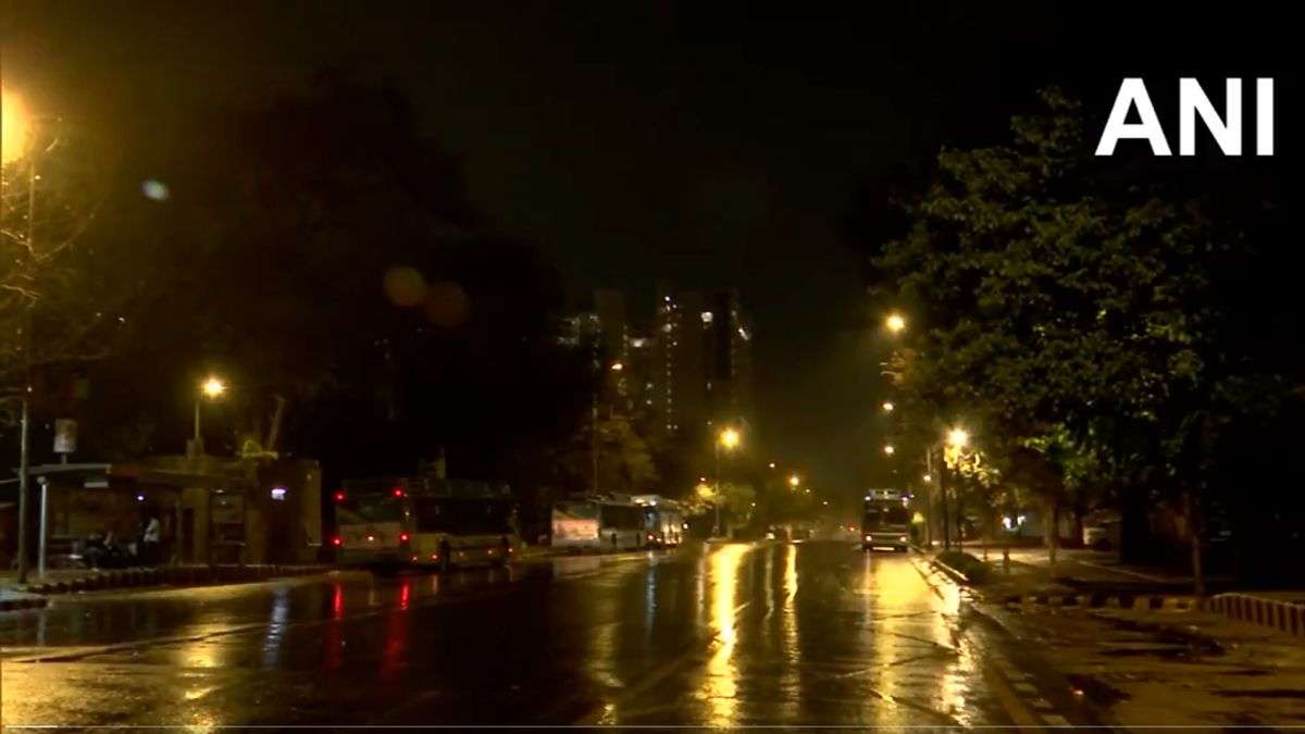 दिल्ली-NCR में बदला मौसम, कई इलाकों में बारिश, जानें आज कैसा रहेगा पूरा दिन