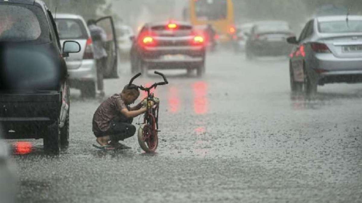 कूलर निकालने वालों रुको जरा... देश भर में फिर से आंधी-तूफान और भारी बारिश का दौर शुरू; IMD ने जारी की चेतावनी