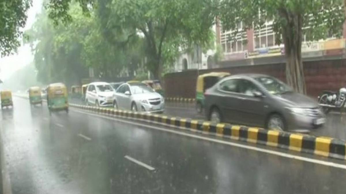 दिल्ली-NCR में गरज चमक के साथ होने वाली है बारिश, मौसम विभाग ने जारी किया ताजा अपडेट
