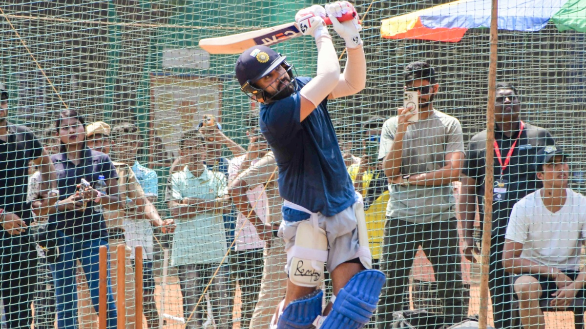 रोहित शर्मा ने जड़ा गगनचुंबी छक्का, फिर खुद ही लगाई CatchIt की आवाज, VIDEO कहीं आपने मिस तो नहीं किया