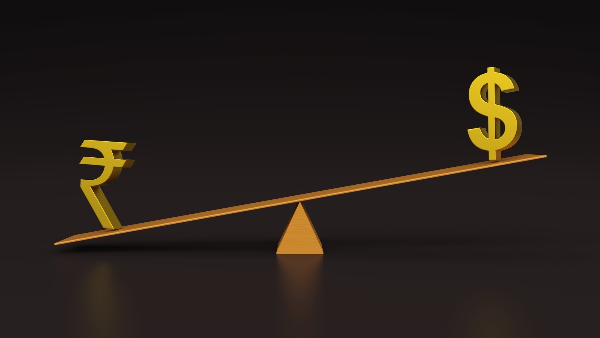 इतिहास में पहली बार एक डॉलर की कीमत ₹93 के पार, ईरान-अमेरिका जंग ने तोड़ी भारतीय रुपये की कमर!
