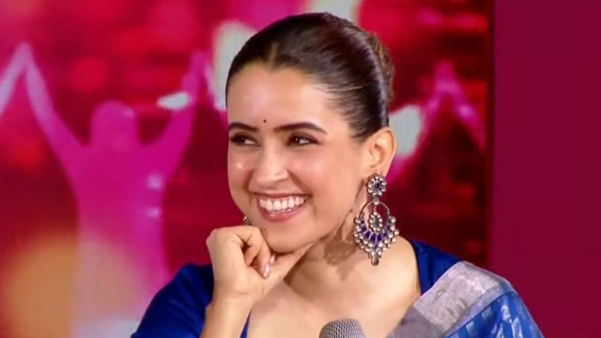 India TV के 'SHE' कॉन्क्लेव में पहुंची सान्या मल्होत्रा, बताई 'ग्लैमर' की असल परिभाषा