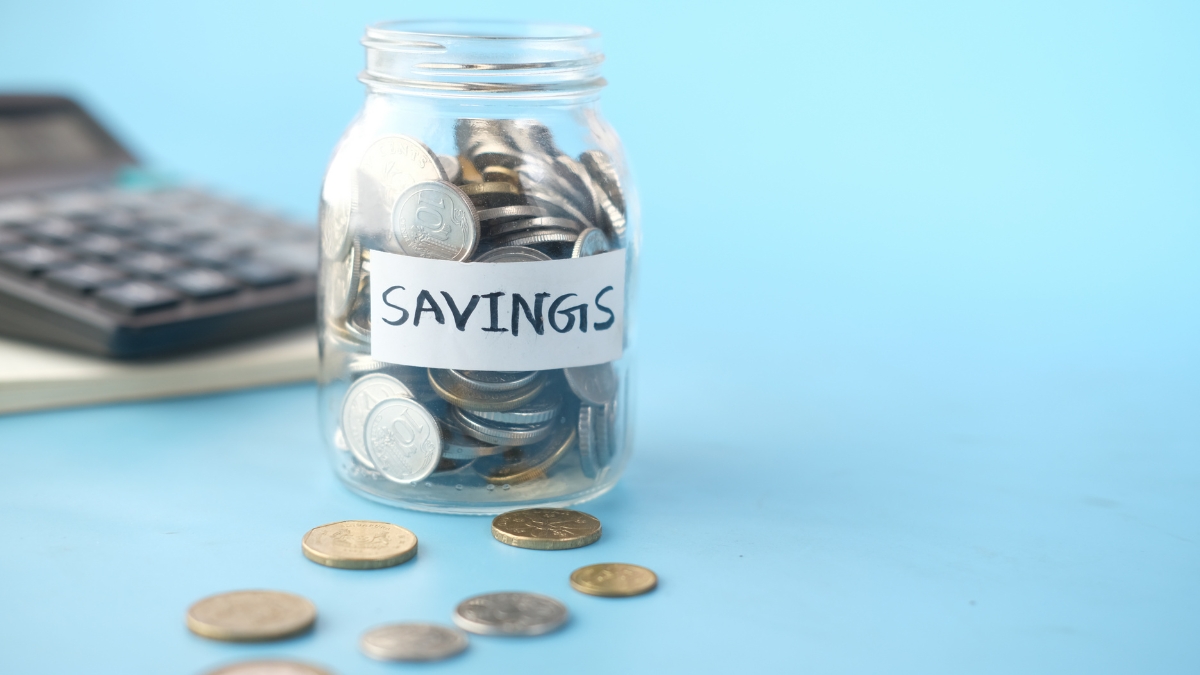 छोटी बचत योजनाओं की ब्याज दरों में सरकार ने नहीं किया बदलाव; जानें PPF, MIS, सुकन्या समृद्धि पर कितना सालाना ब्याज?