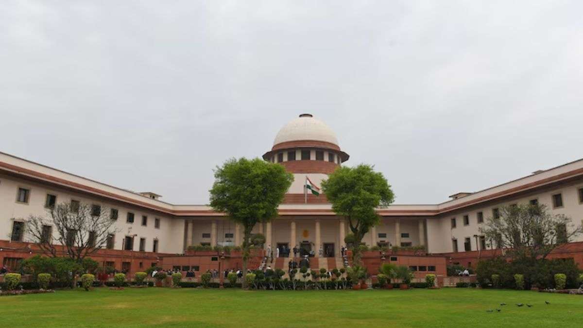 SIR प्रक्रिया के खिलाफ ममता बनर्जी और TMC सांसदों की याचिका पर SC में हुई सुनवाई, जानें CJI ने क्या कहा?