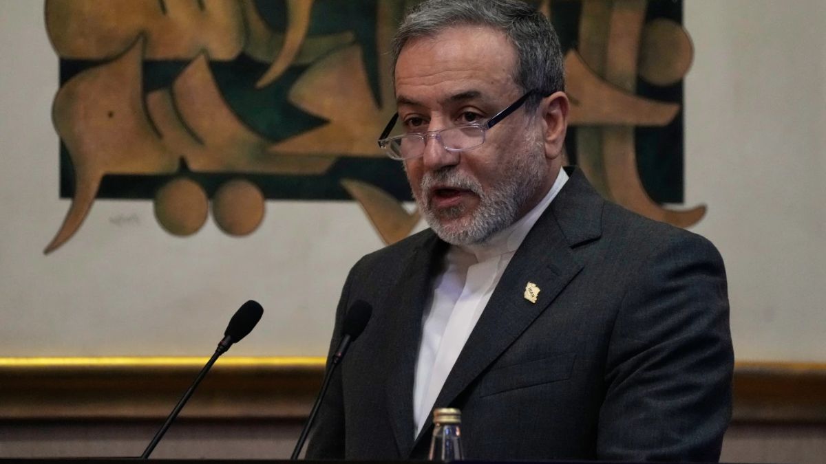 'भारत समेत पूरी दुनिया से भीख मांग रहा है अमेरिका', जानें ईरान के विदेश मंत्री ने क्यों दिया ऐसा बयान