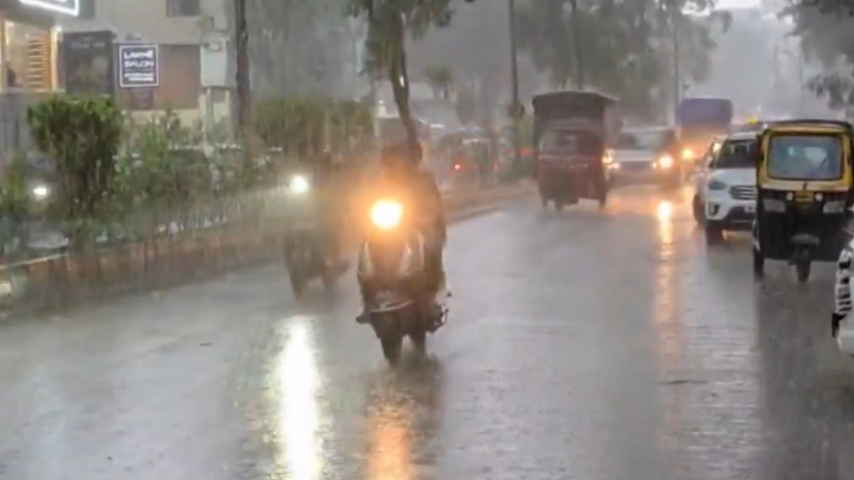 कश्मीर में बर्फबारी, पुणे में गिरे ओले, पश्चिमी विक्षोभ का देशभर में असर, जानिए अगले 2 दिन के मौसम का हाल