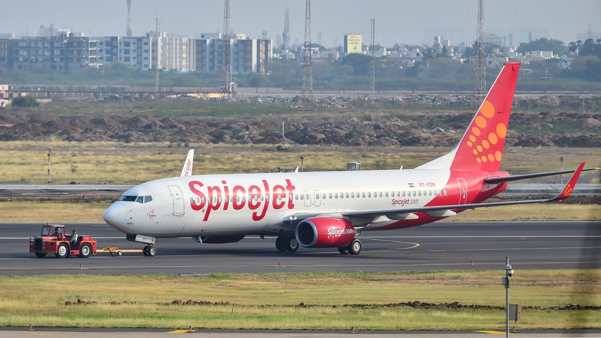 UAE से आज आएंगी SpiceJet की 8 स्पेशल फ्लाइट्स, कुवैत के होटल में फंसे 300 भारतीय