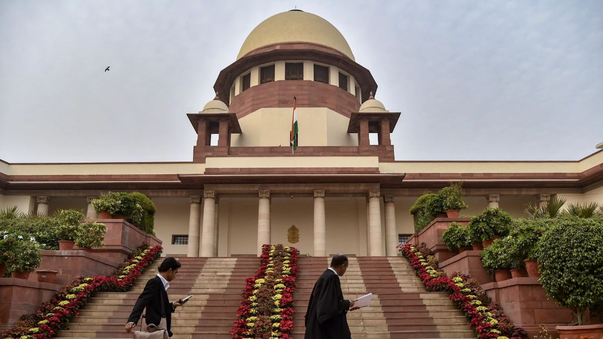 'मैं यहीं कोर्ट में इंग्लिश एग्जाम अरेंज करूंगा, अगर आपके 30 मार्क्स आते हैं तो इसे देखूंगा,' पिटीशनर पर भड़के CJI