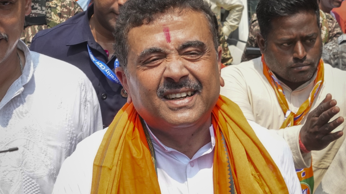 पश्चिम बंगाल चुनाव 2026: शुभेंदु अधिकारी ने भरा नामांकन, केंद्रीय मंत्री धर्मेंद्र प्रधान भी रहे मौजूद