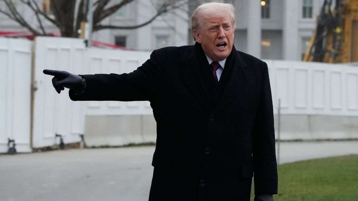 ट्रंप का नया युद्ध व्यापार, मिडिल-ईस्ट को जंग में झोंका...फिर UAE और खाड़ी देशों को बेचा 23.5 अरब डॉलर का हथियार