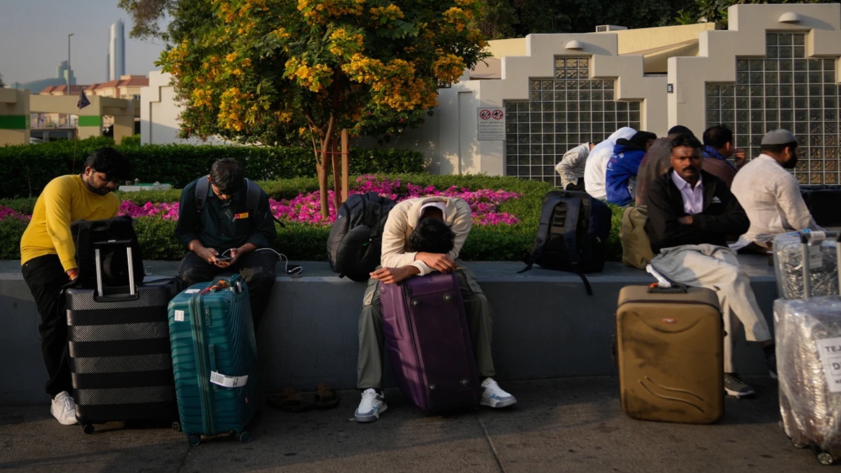 UAE में हैं तो ना करें ये गलतियां, जानें क्यों 19 भारतीयों को किया गया है गिरफ्तार