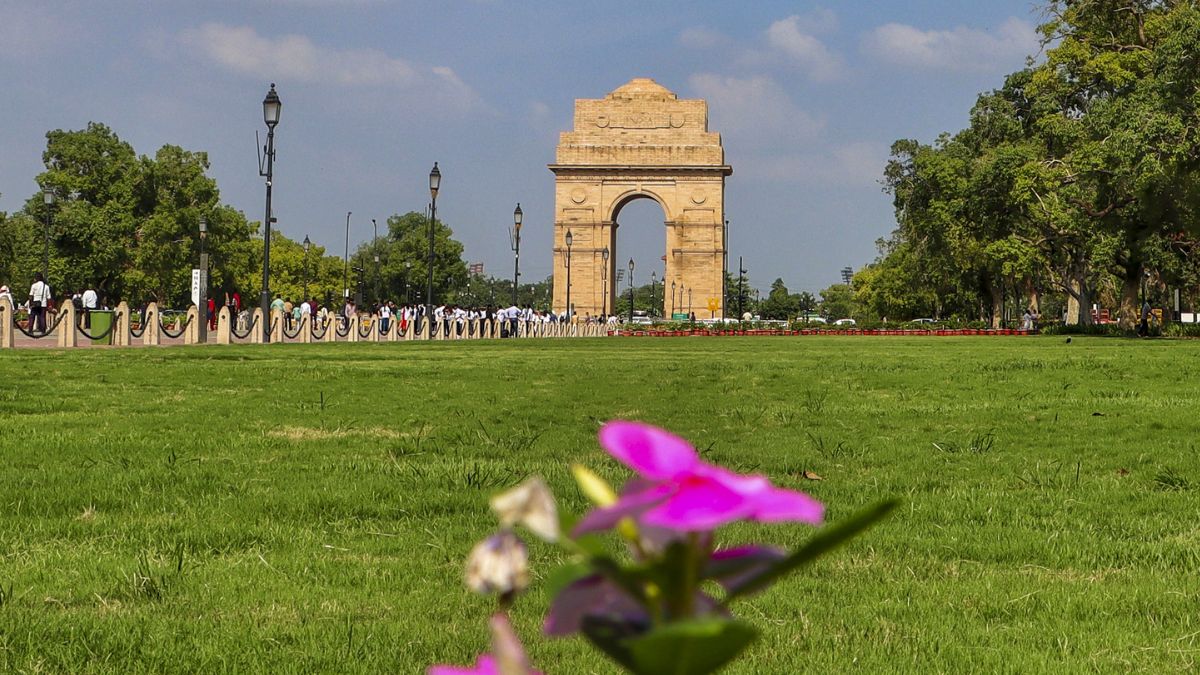 दिल्ली की एयर क्वालिटी में जबरदस्त सुधार, AQI पहुंचा 97; बारिश और तेज हवाओं ने किया कमाल