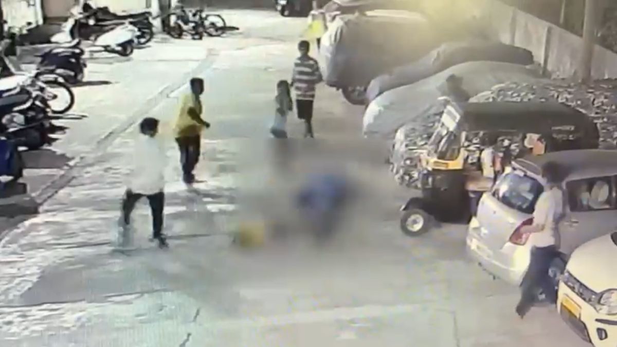 शख्स ने 4 साल के मासूम को सड़क पर सिर के बल पटका, पिता से हुआ था विवाद