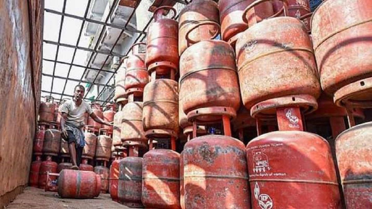 LPG क्राइसिस! दिल्ली के होटल-रेस्टोरेंट में केवल दो दिन का बैकअप, कल से रुक जाएगी Swiggy-Zomato की डिलीवरी