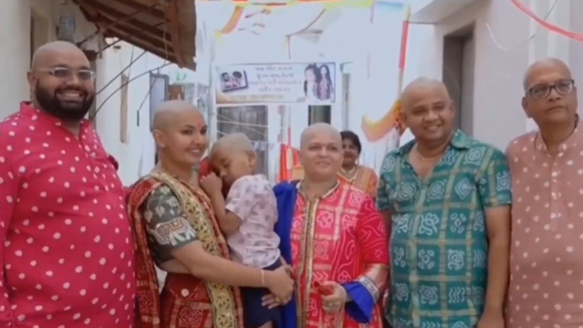 बच्चे के मुंडन में पूरे परिवार ने भी मुंडवाए अपने बाल, Video हो रहा है खूब वायरल