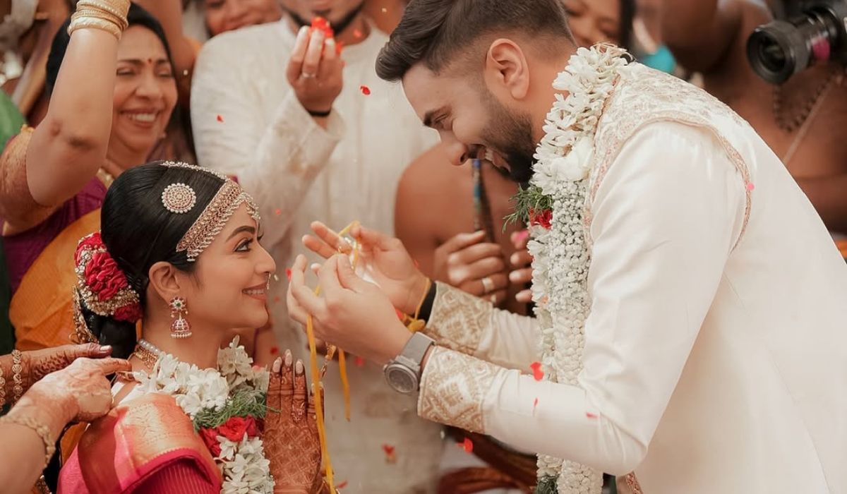 साउथ एक्ट्रेस जननी ने बॉयफ्रेंड श्याम से रचाई शादी, कौन हैं पति साई रोशन श्याम?