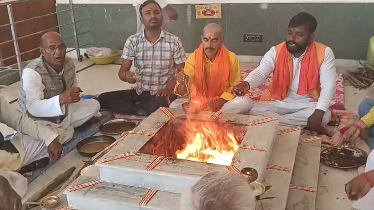 यूपी में 'संतोष शुक्ला' नाम के शख्स को जबरन कबूल करवाया गया इस्लाम, 12 सालों तक सहा जुल्म, आज घर वापसी