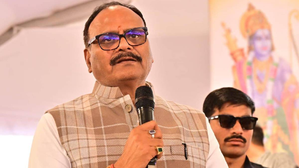 यूपी पुलिस SI भर्ती परीक्षा में विवादित प्रश्न मामले की जांच के आदेश, डिप्टी सीएम ब्रजेश पाठक ने भी जताई नाराजगी