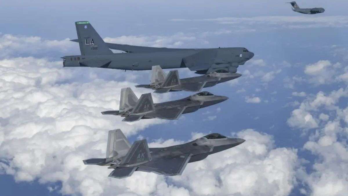 Israel US Iran War: अमेरिका ने ईरान पर छोड़ा परमाणु बम गिराने में सक्षम बी-52 बॉम्बर, जानें ये है कितना खतरनाक