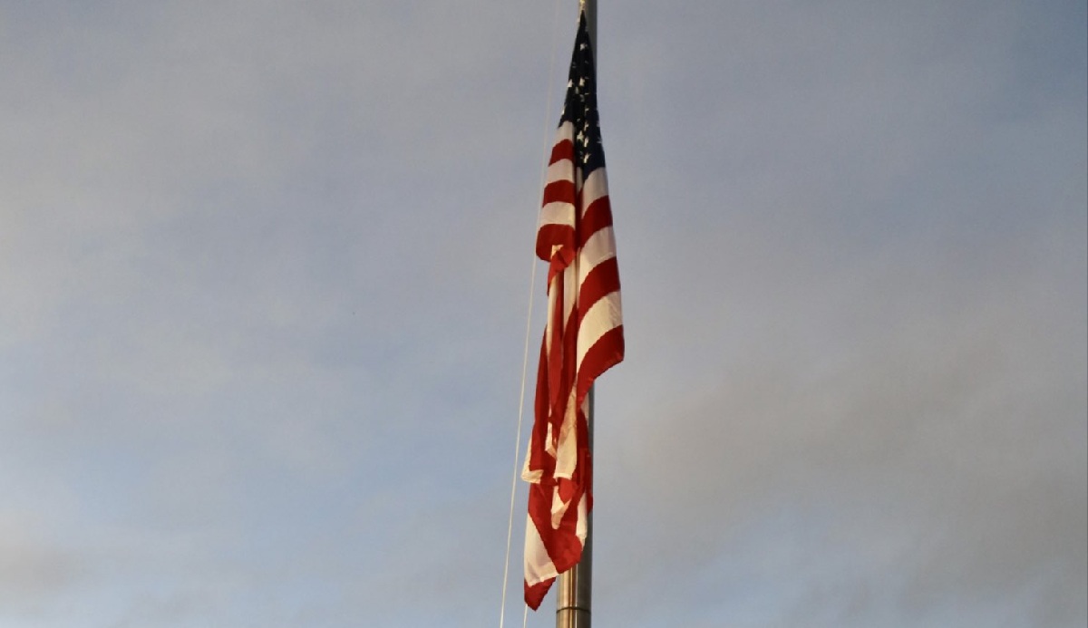 ईरान युद्ध में फंसे ट्रंप के लिए अच्छी खबर! वेनेज़ुएला में US दूतावास पर 7 साल बाद लहराया अमेरिकी झंडा