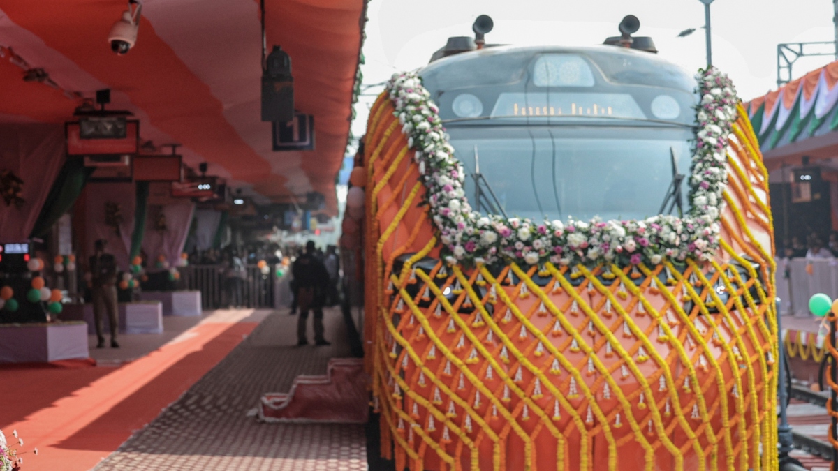 4 वंदे भारत ट्रेनों का समय बदलेगा, जानिए क्या होगा नया टाइम-टेबल, किस रूट के यात्रियों पर असर पड़ेगा