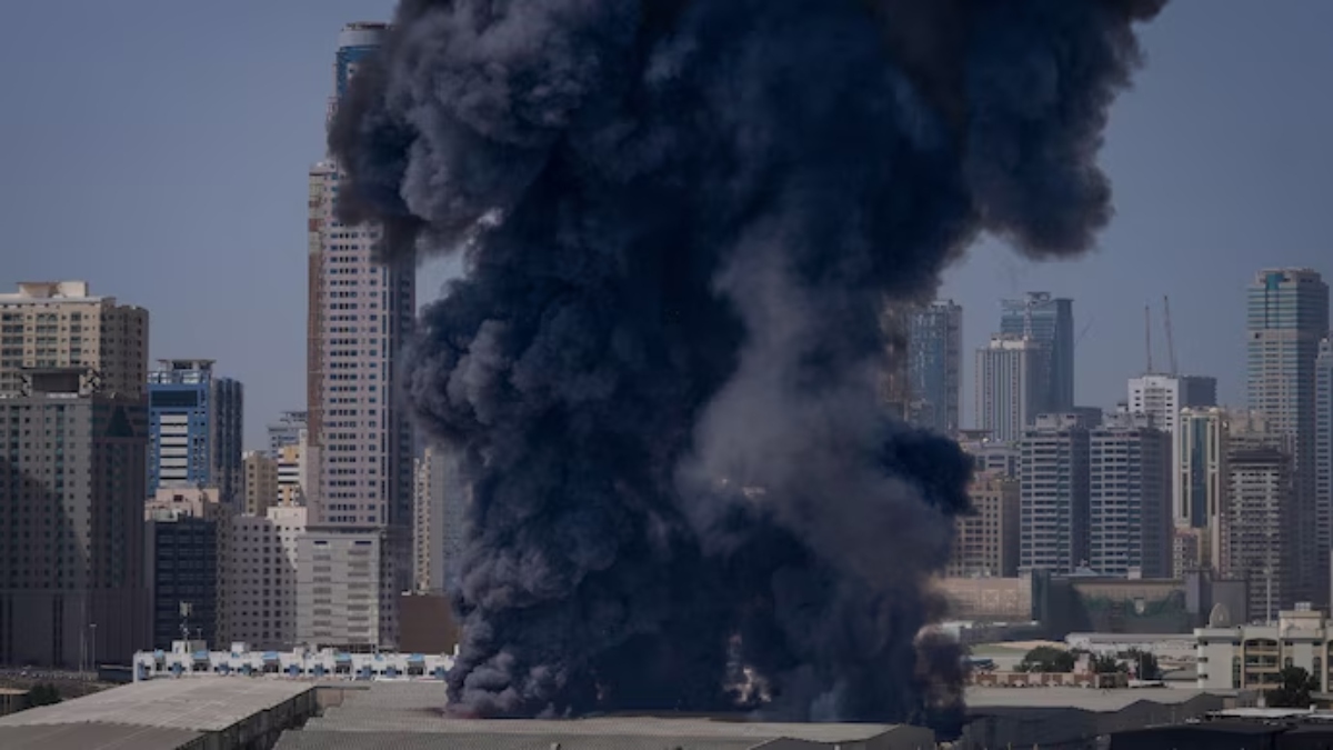 ईरान ने ताजा हमलों में UAE पर दागीं 16 बैलिस्टिक मिसाइलें और 117 ड्रोन, एक समुद्र में जाकर गिरी