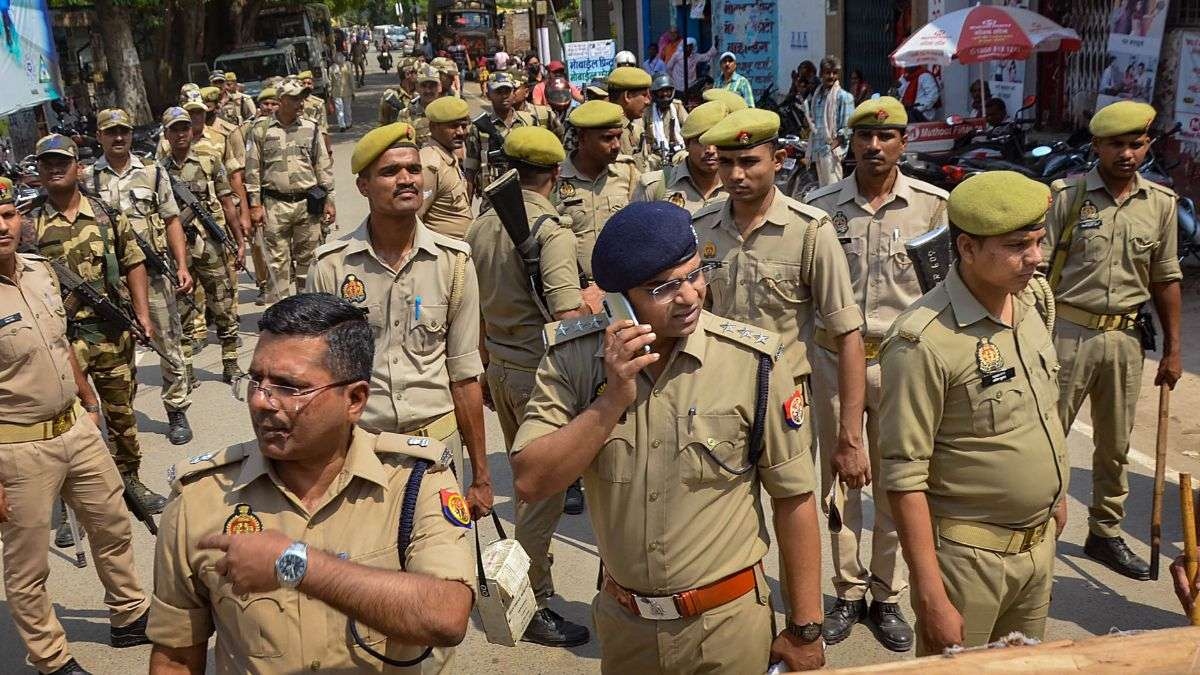 बंगाल में राम नवमी पर 'हाई अलर्ट', 3,000 पुलिसकर्मी तैनात, हथियारों पर रोक; भीड़ पर भी सख्त पाबंदी