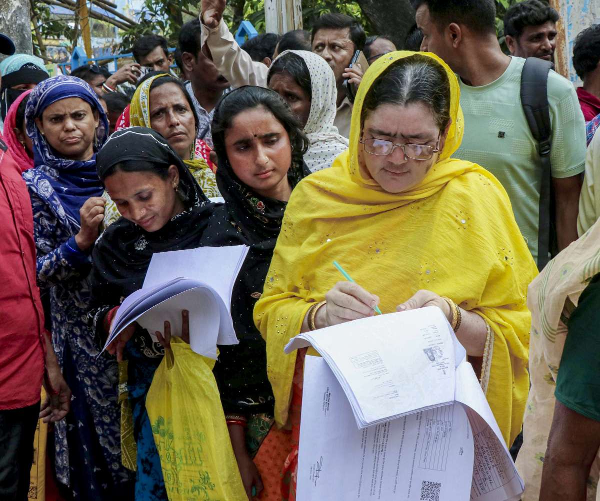 महिला आरक्षण कानून 2023 हो गया लागू, अभी नहीं मिलेगा रिजर्वेशन का फायदा, जानें तकनीकी वजह